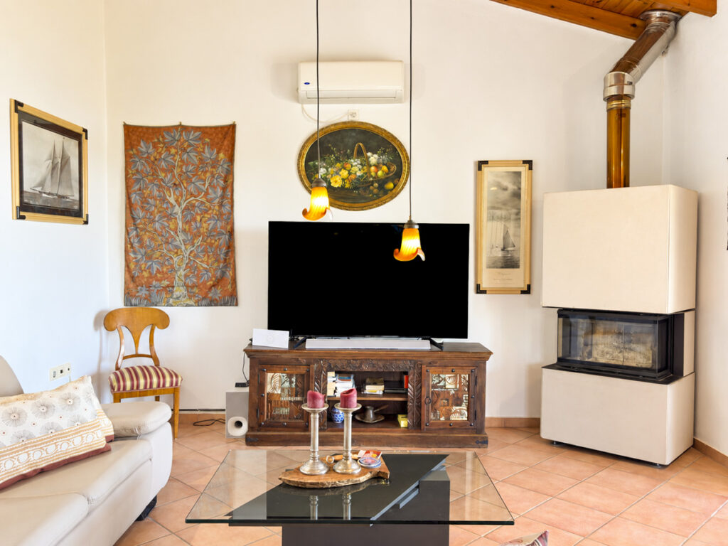 Beautifully Finished 2 Bedroom Home with Sea Views and Development Potential in Karousades, North Corfu €399,000 (16)