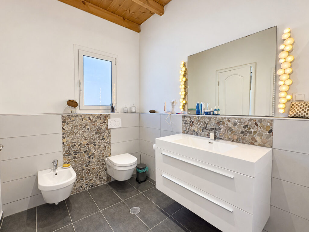Beautifully Finished 2 Bedroom Home with Sea Views and Development Potential in Karousades, North Corfu €399,000 (17)