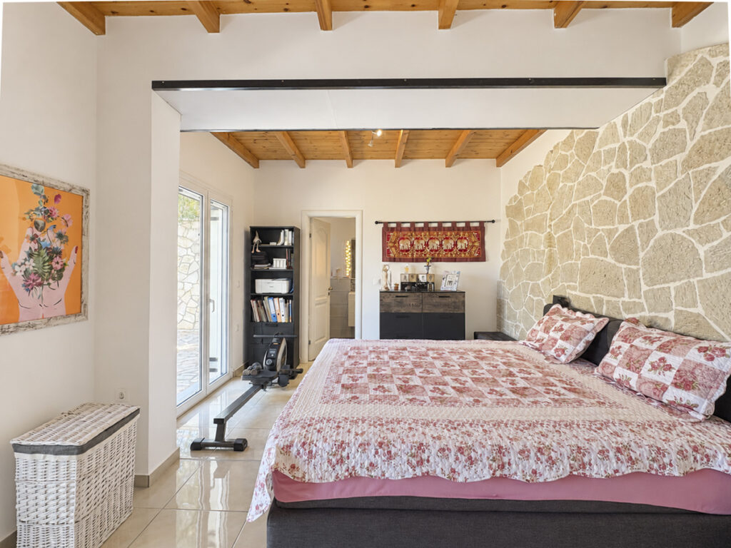 Beautifully Finished 2 Bedroom Home with Sea Views and Development Potential in Karousades, North Corfu €399,000 (2)