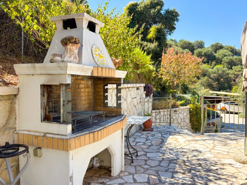 Beautifully Finished 2 Bedroom Home with Sea Views and Development Potential in Karousades, North Corfu €399,000 (8)