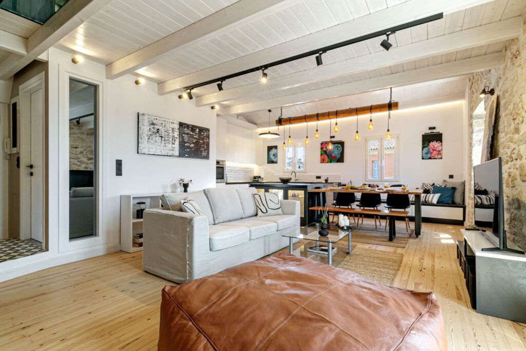 Fully Renovated 3 Bedroom Apartment with Old Town Views in Kampielo, Corfu €565,000 (22)