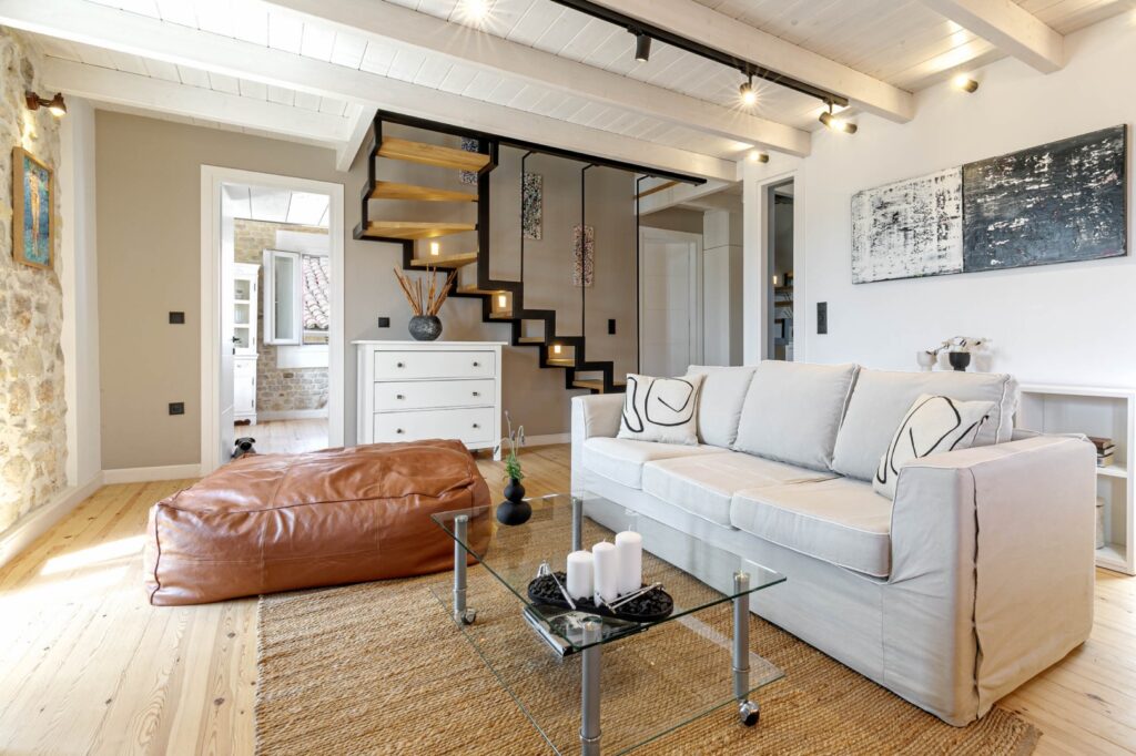 Fully Renovated 3 Bedroom Apartment with Old Town Views in Kampielo, Corfu €565,000 (23)