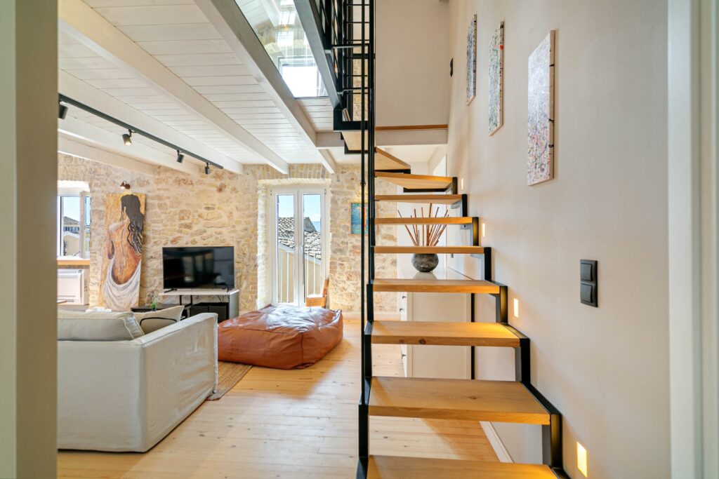 Fully Renovated 3 Bedroom Apartment with Old Town Views in Kampielo, Corfu €565,000 (30)