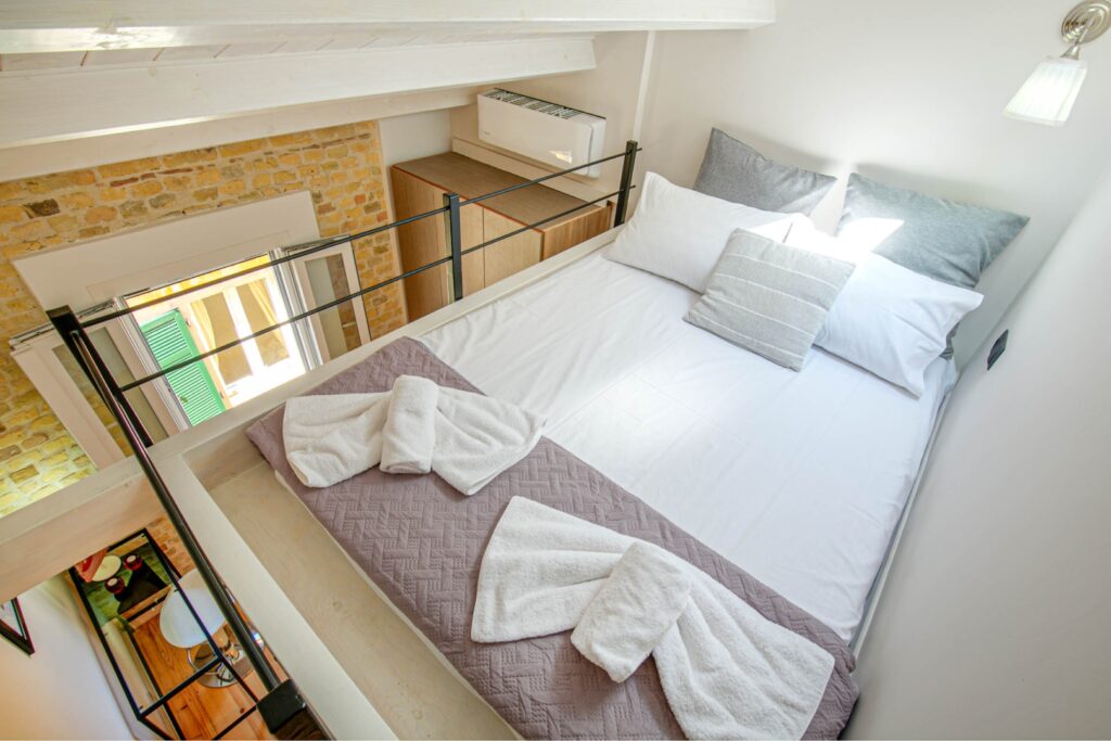 Fully Renovated 3 Bedroom Apartment with Old Town Views in Kampielo, Corfu €565,000 (7)