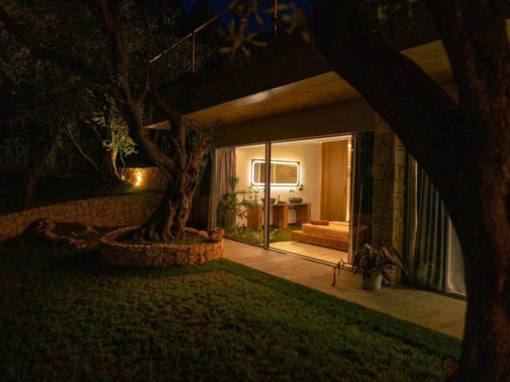 Modern 4 Bedroom Villa with 17m Infinity Pool and Sunset Sea Views, West Corfu €3,800,000 (22)