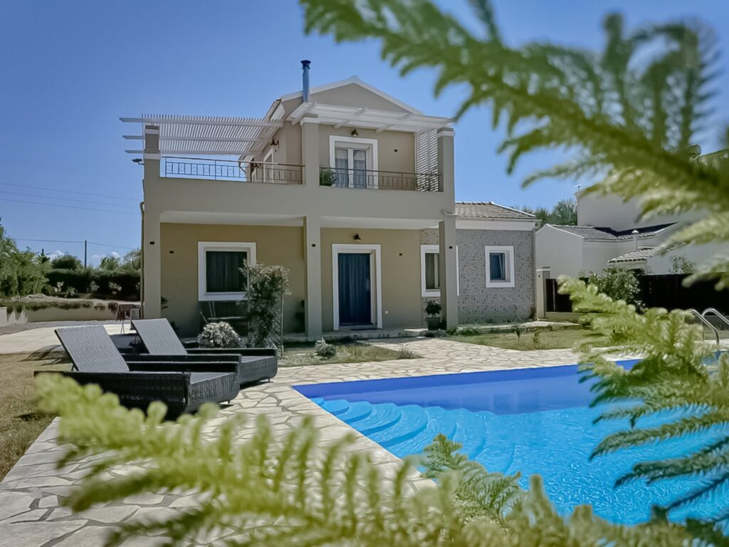 Renovated 2 Bedroom House with Private Pool and 2,200m² Plot in Poulades, Corfu €550,000 (11)