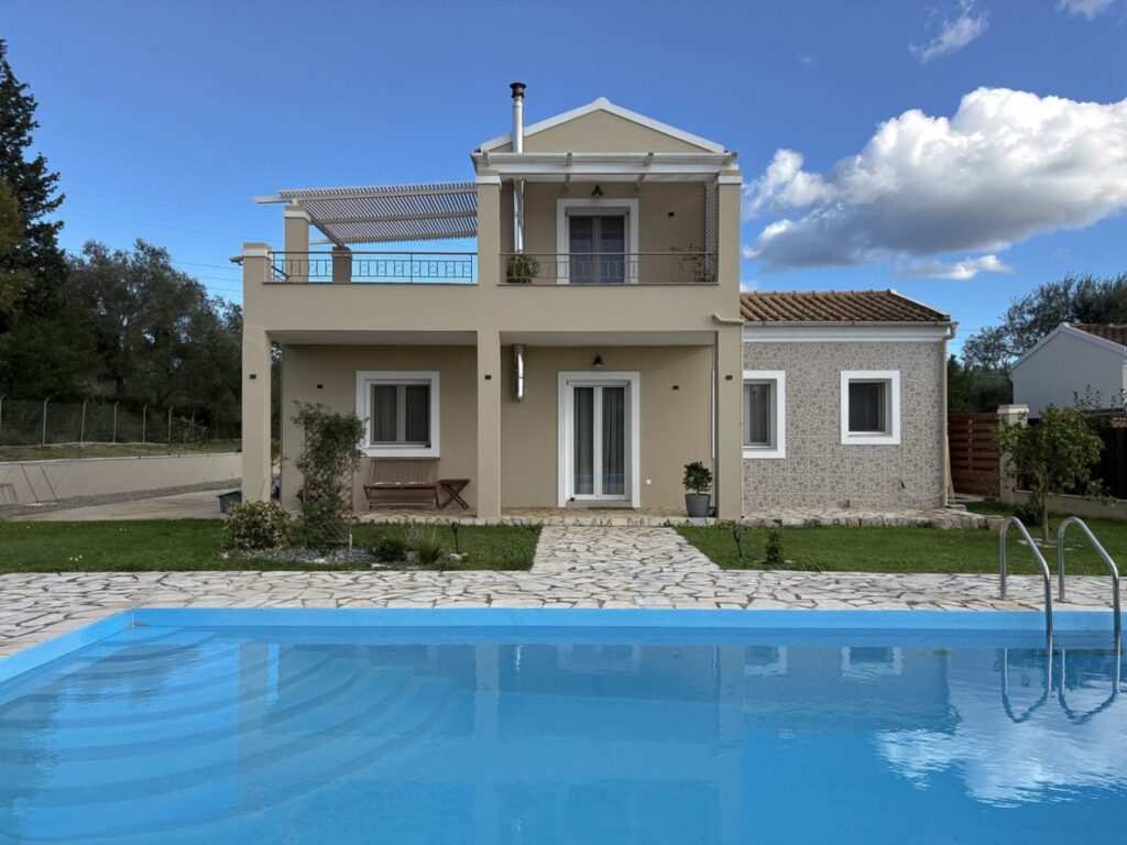 Renovated 2 Bedroom House with Private Pool and 2,200m² Plot in Poulades, Corfu €550,000 (14)