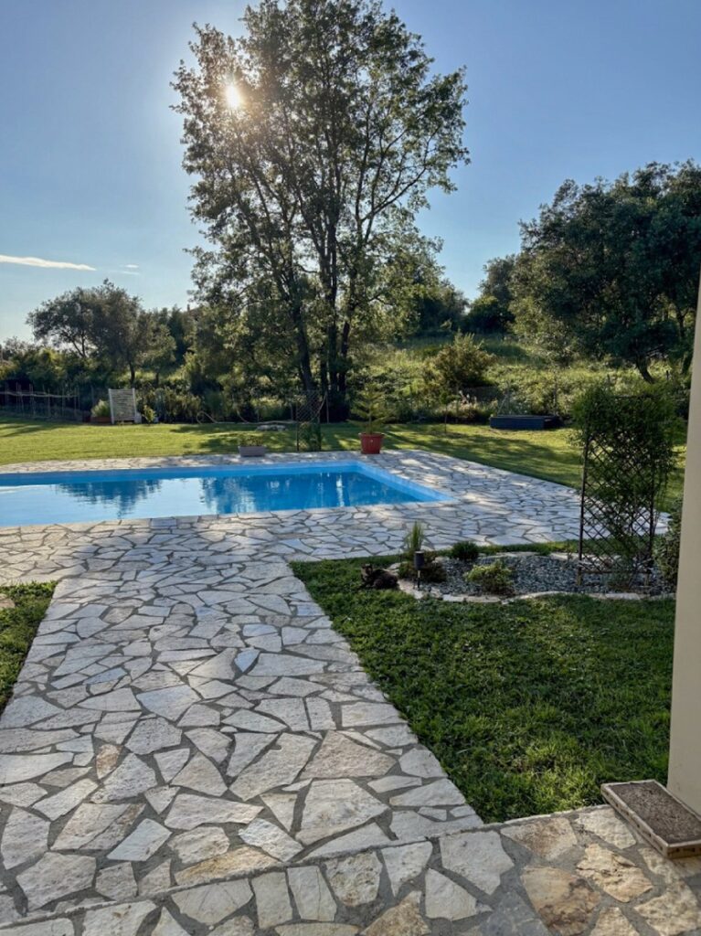 Renovated 2 Bedroom House with Private Pool and 2,200m² Plot in Poulades, Corfu €550,000 (19)