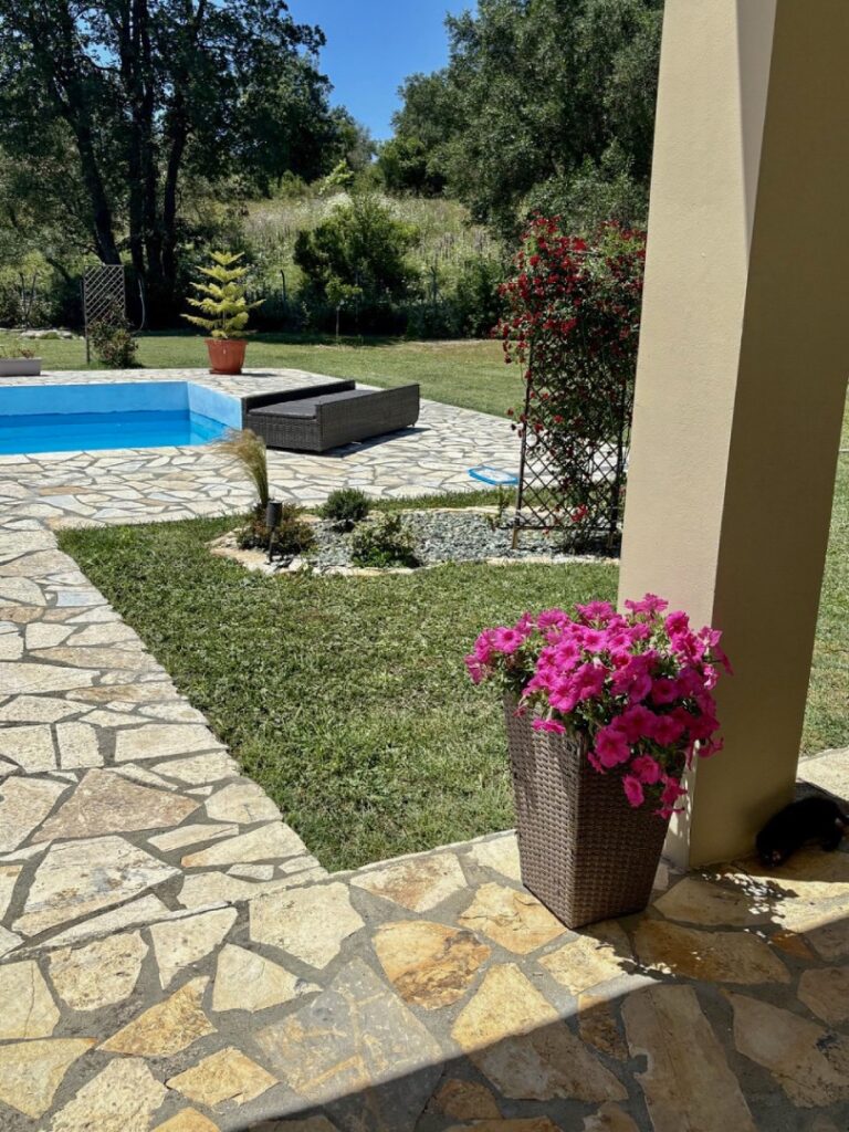 Renovated 2 Bedroom House with Private Pool and 2,200m² Plot in Poulades, Corfu €550,000 (25)