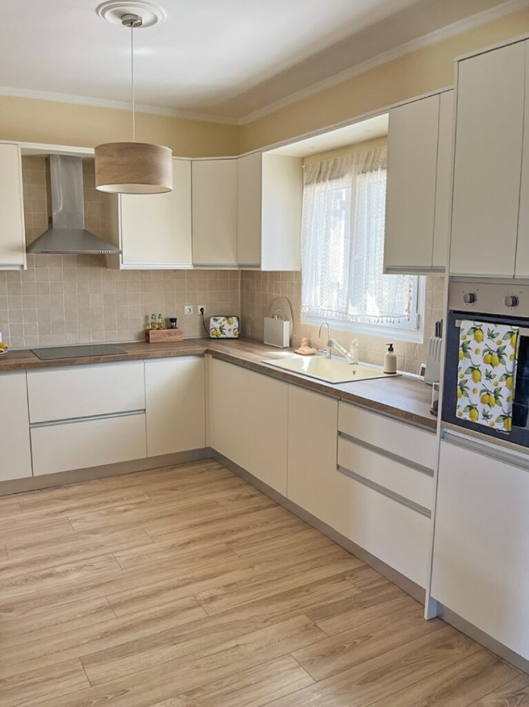 Renovated 2 Bedroom House with Private Pool and 2,200m² Plot in Poulades, Corfu €550,000 (27)