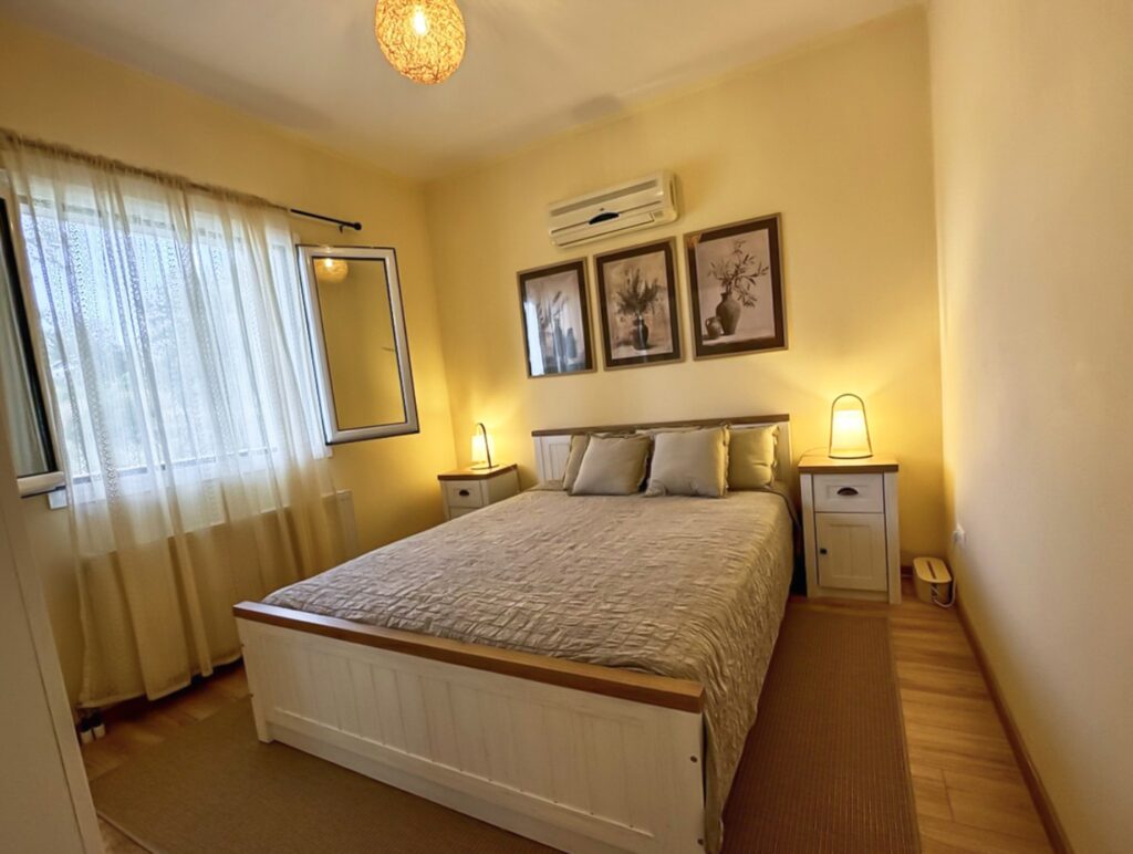 Renovated 2 Bedroom House with Private Pool and 2,200m² Plot in Poulades, Corfu €550,000 (34)