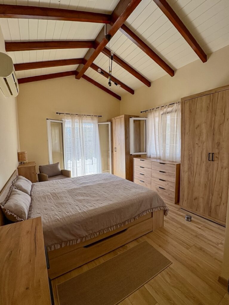 Renovated 2 Bedroom House with Private Pool and 2,200m² Plot in Poulades, Corfu €550,000 (37)