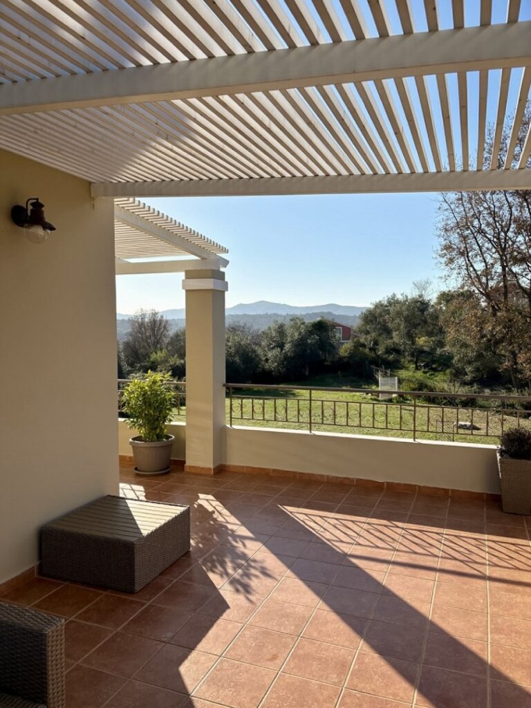 Renovated 2 Bedroom House with Private Pool and 2,200m² Plot in Poulades, Corfu €550,000 (41)