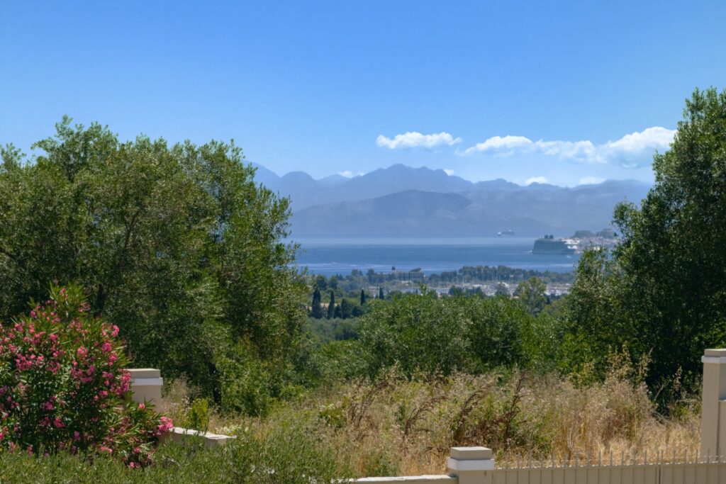 Renovated 2 Bedroom House with Private Pool and 2,200m² Plot in Poulades, Corfu €550,000 (5)