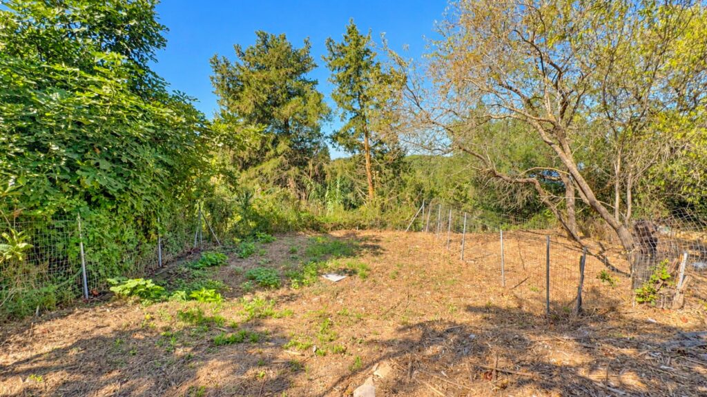 Traditional Stone House with Sea Views and Pool Potential in Avliotes, North West Corfu €149,950 (1)
