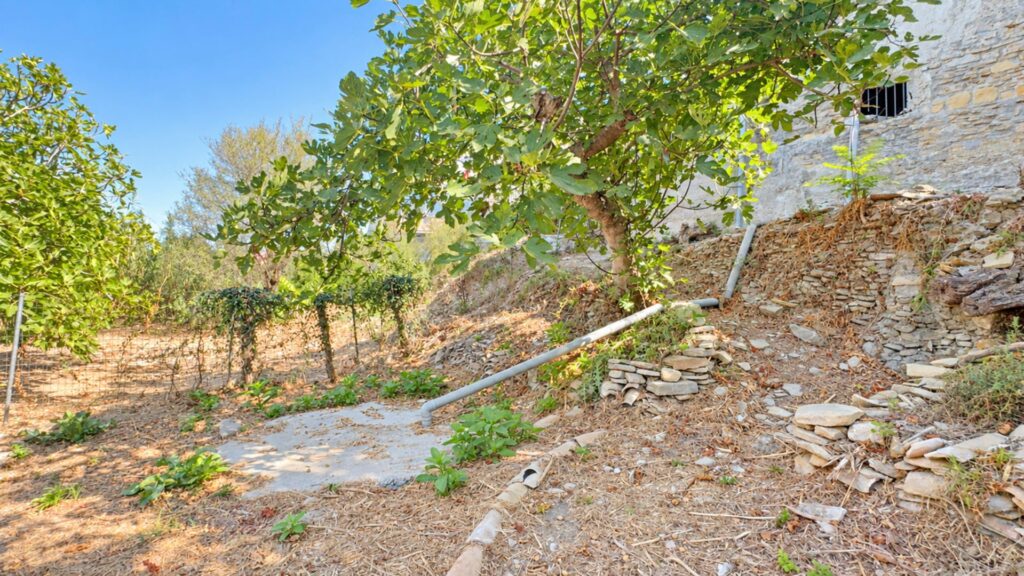 Traditional Stone House with Sea Views and Pool Potential in Avliotes, North West Corfu €149,950 (7)