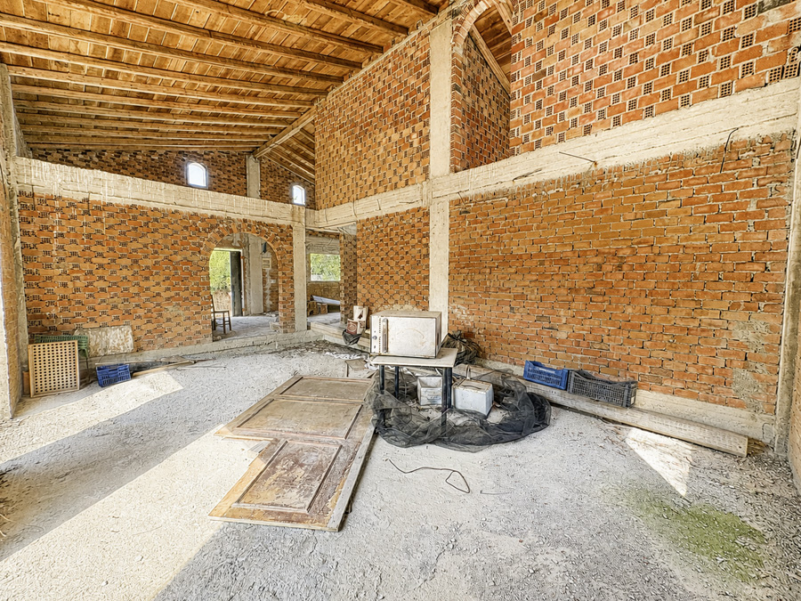 Listing photograph 12 of 18 of the house in Agios Ioannis, published by Chase Real Estate Corfu.