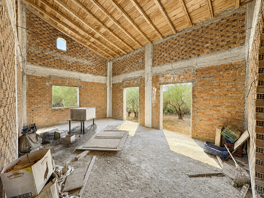 Listing photograph 16 of 18 of the house in Agios Ioannis, published by Chase Real Estate Corfu.