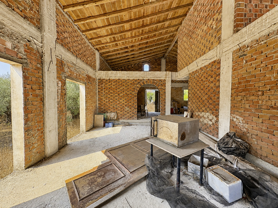 Listing photograph 17 of 18 of the house in Agios Ioannis, published by Chase Real Estate Corfu.