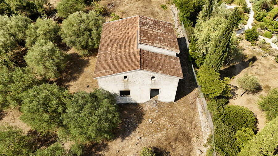 Listing photograph 9 of 18 of the house in Agios Ioannis, published by Chase Real Estate Corfu.