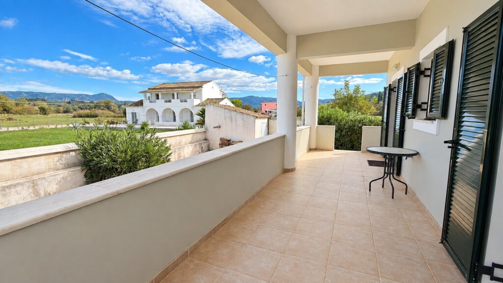 04 sidari front veranda