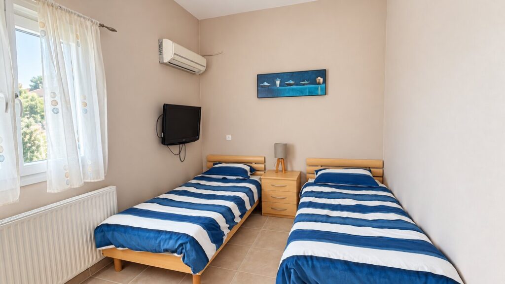 10 sidari twin bedroom