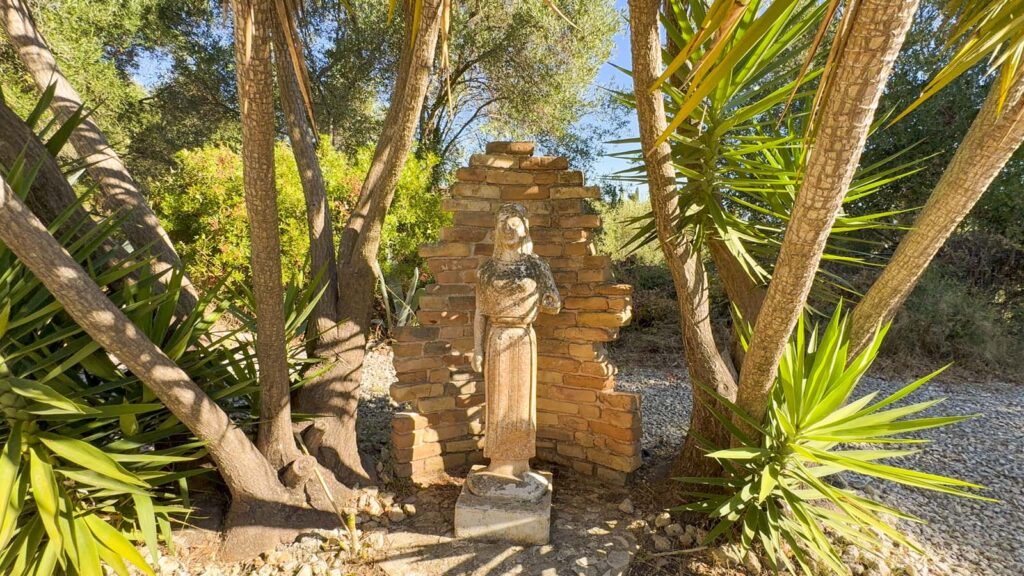 Detached Two Bedroom Bungalow with Panoramic Sea Views, Perama €350,000 (1)
