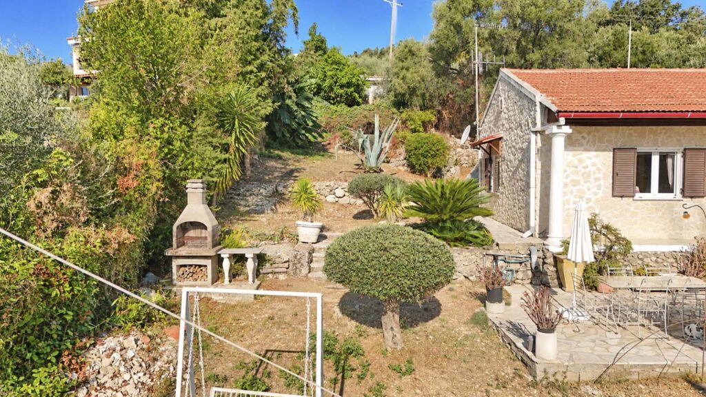 Detached Two Bedroom Bungalow with Panoramic Sea Views, Perama €350,000 (11)