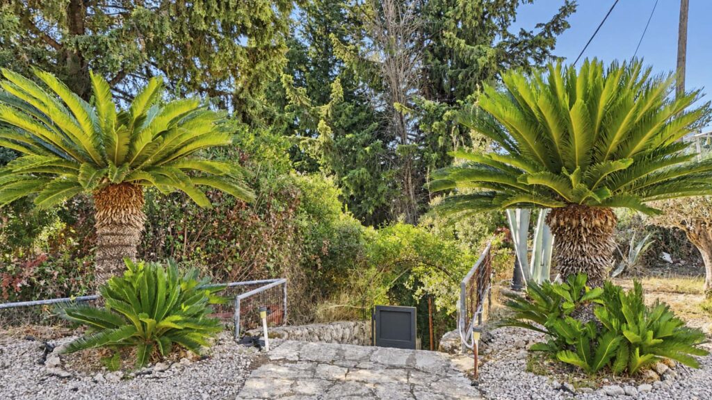 Detached Two Bedroom Bungalow with Panoramic Sea Views, Perama €350,000 (12)