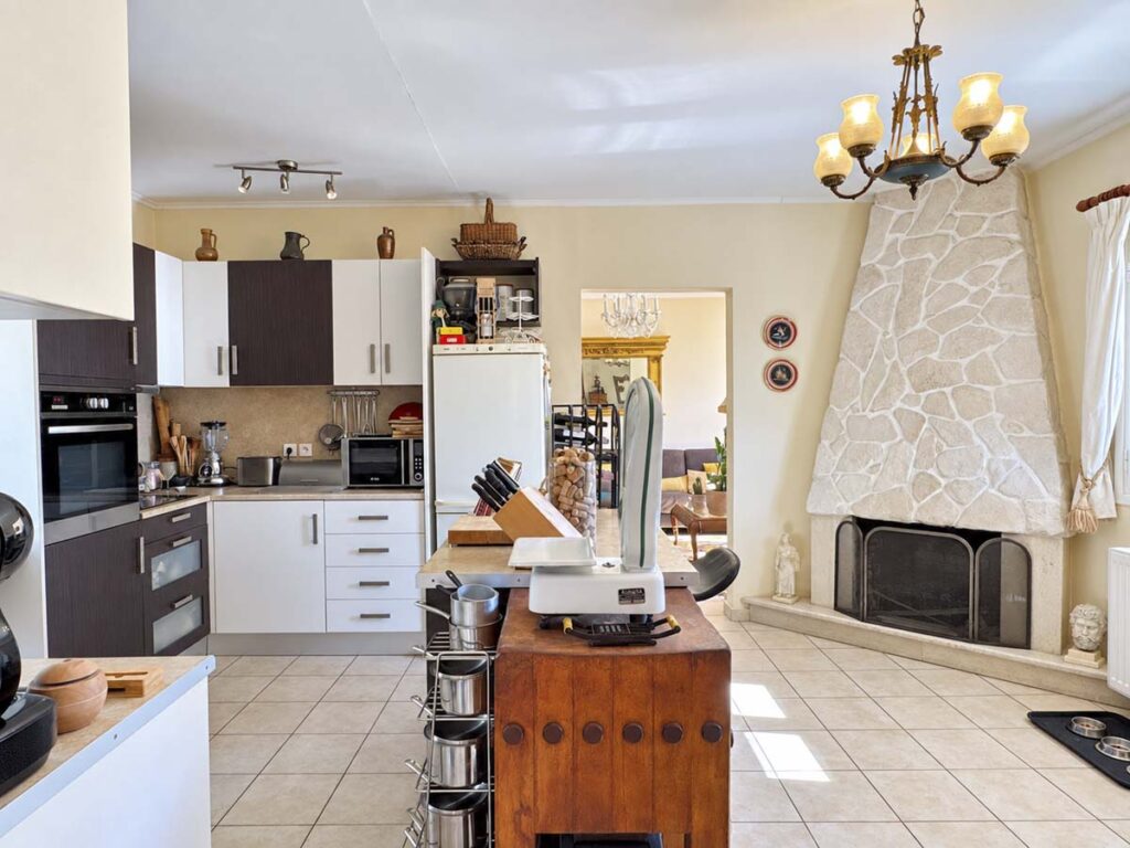 Detached Two Bedroom Bungalow with Panoramic Sea Views, Perama €350,000 (15)