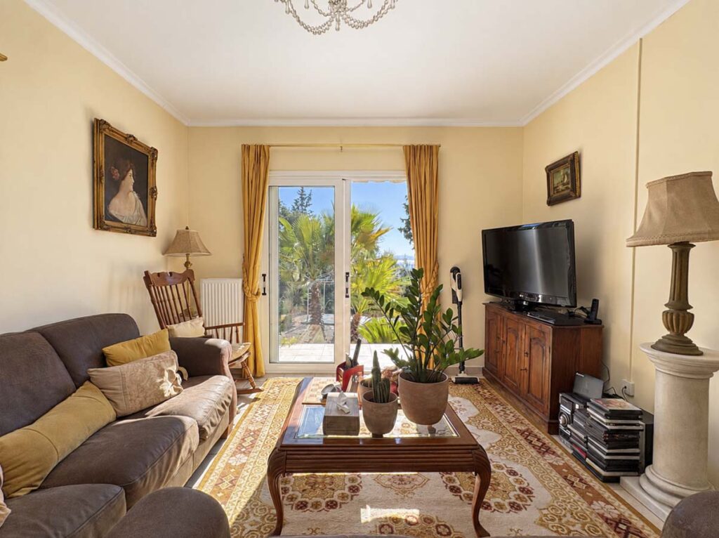 Detached Two Bedroom Bungalow with Panoramic Sea Views, Perama €350,000 (17)