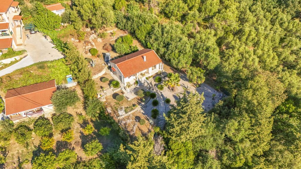Detached Two Bedroom Bungalow with Panoramic Sea Views, Perama €350,000 (18)