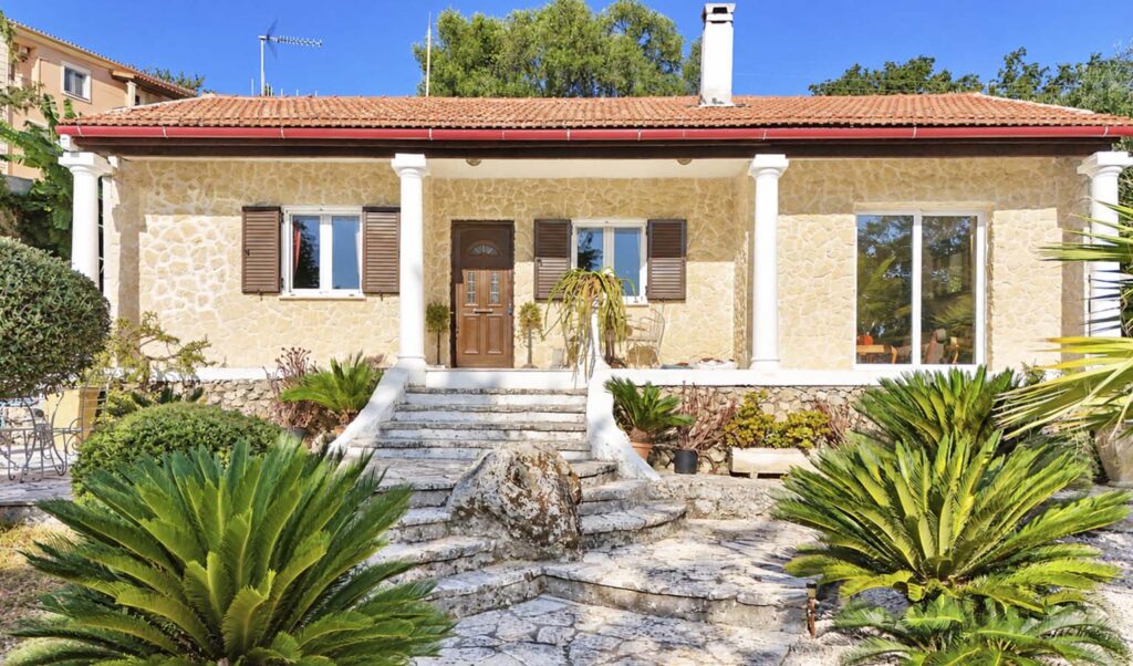 Detached Two Bedroom Bungalow with Panoramic Sea Views, Perama €350,000 (3)