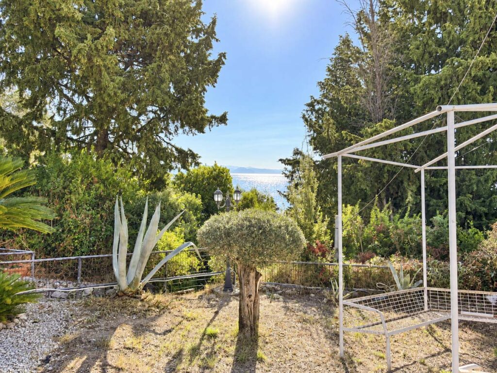 Detached Two Bedroom Bungalow with Panoramic Sea Views, Perama €350,000 (7)