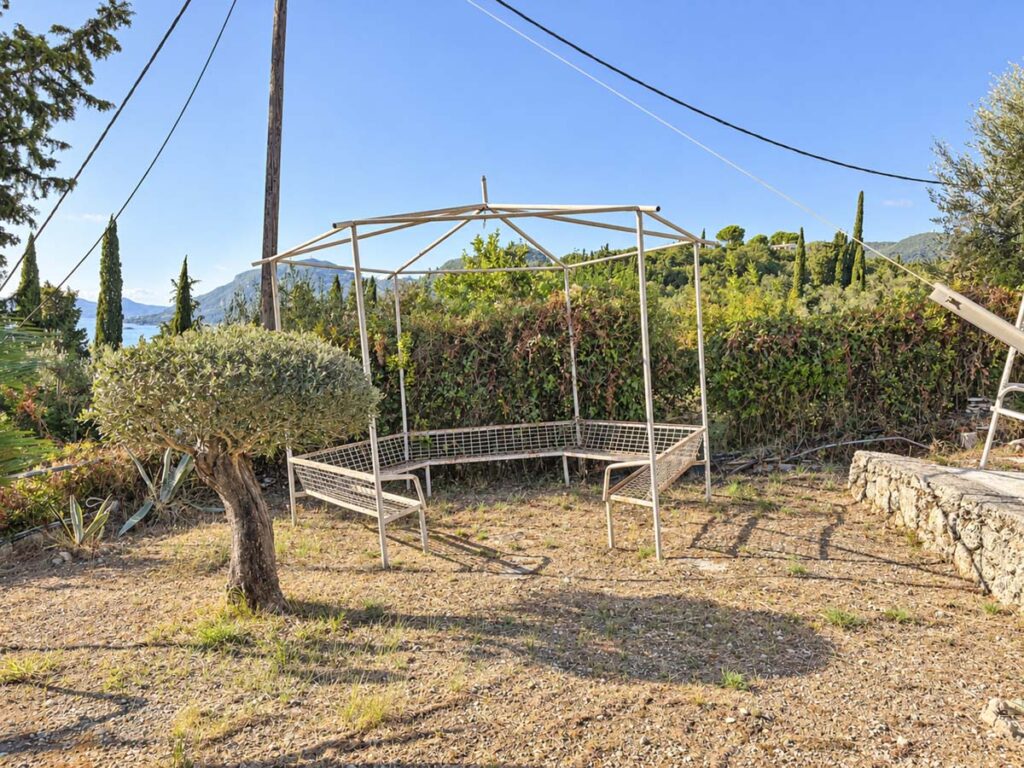 Detached Two Bedroom Bungalow with Panoramic Sea Views, Perama €350,000 (8)