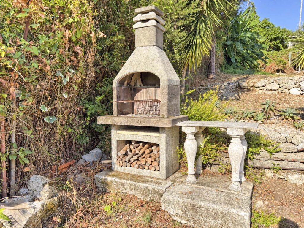 Detached Two Bedroom Bungalow with Panoramic Sea Views, Perama €350,000 (9)