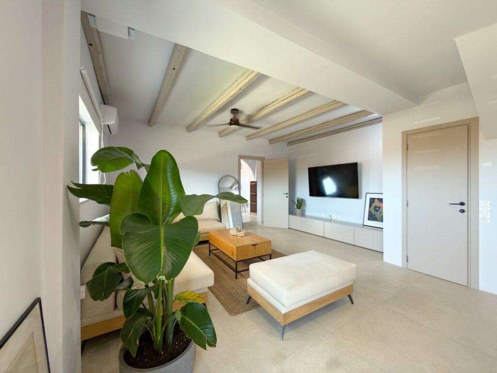 Fully Renovated 3 Bedroom Residence with Solar Power, Private Parking & Spacious Terraces, Corfu – €645,000 (12)