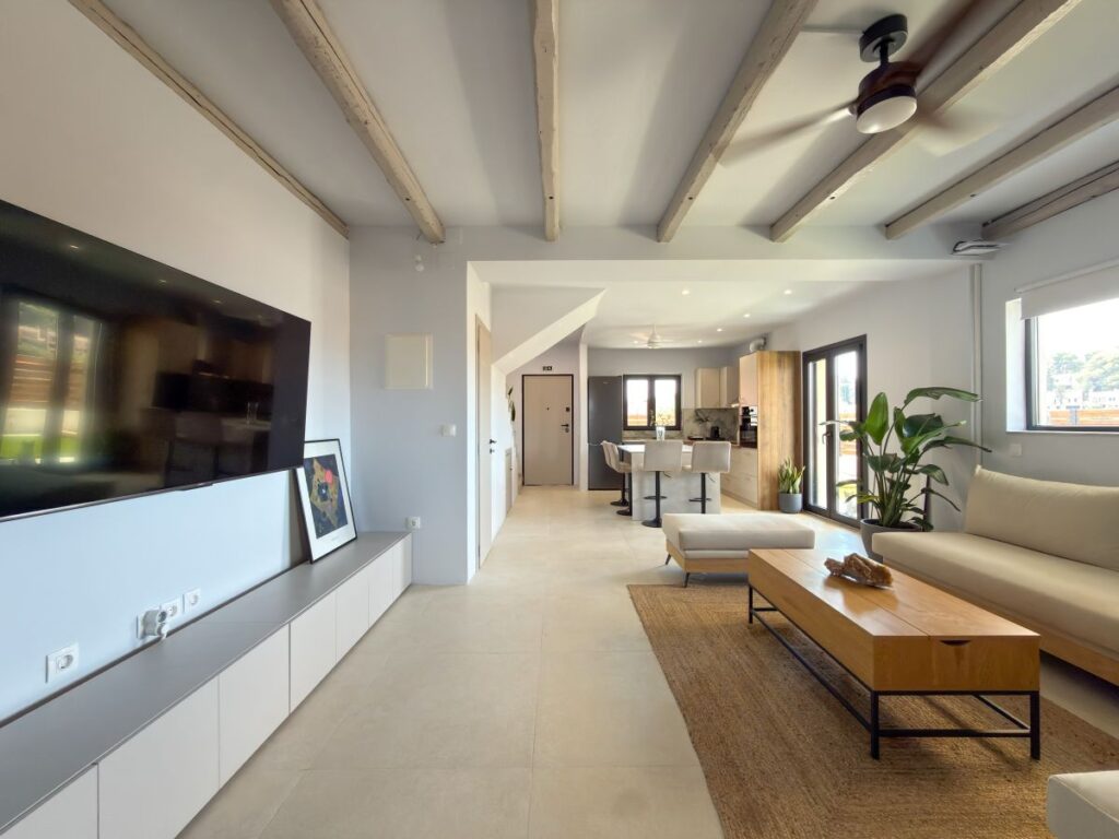 Fully Renovated 3 Bedroom Residence with Solar Power, Private Parking & Spacious Terraces, Corfu – €645,000 (17)
