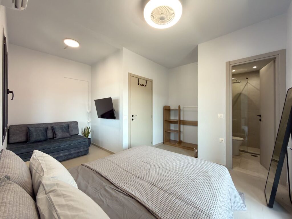 Fully Renovated 3 Bedroom Residence with Solar Power, Private Parking & Spacious Terraces, Corfu – €645,000 (27)
