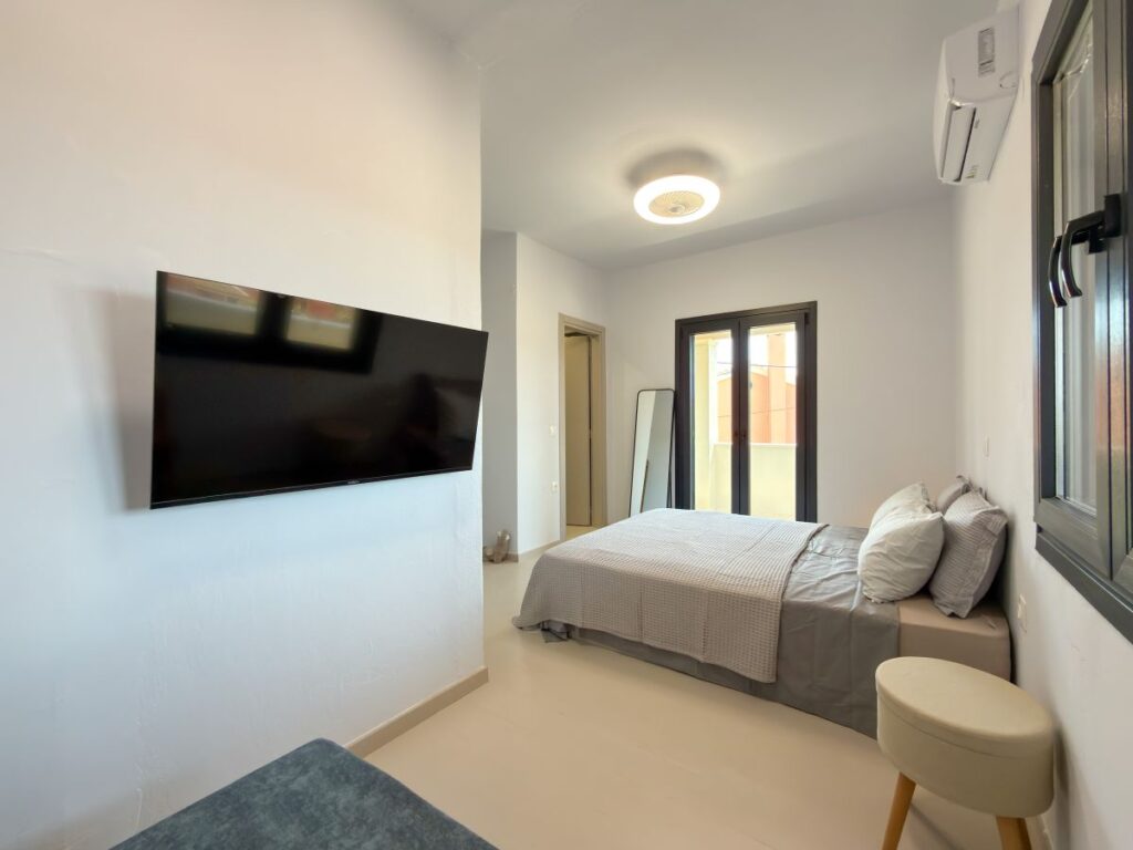 Fully Renovated 3 Bedroom Residence with Solar Power, Private Parking & Spacious Terraces, Corfu – €645,000 (29)