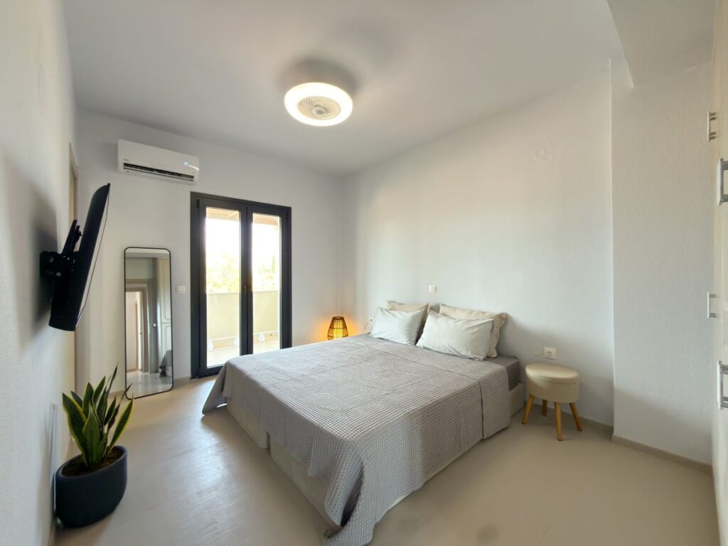 Fully Renovated 3 Bedroom Residence with Solar Power, Private Parking & Spacious Terraces, Corfu – €645,000 (30)