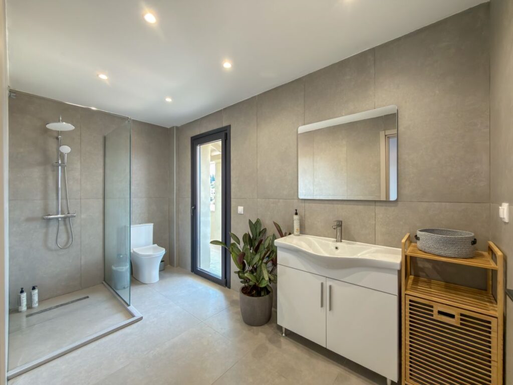 Fully Renovated 3 Bedroom Residence with Solar Power, Private Parking & Spacious Terraces, Corfu – €645,000 (32)