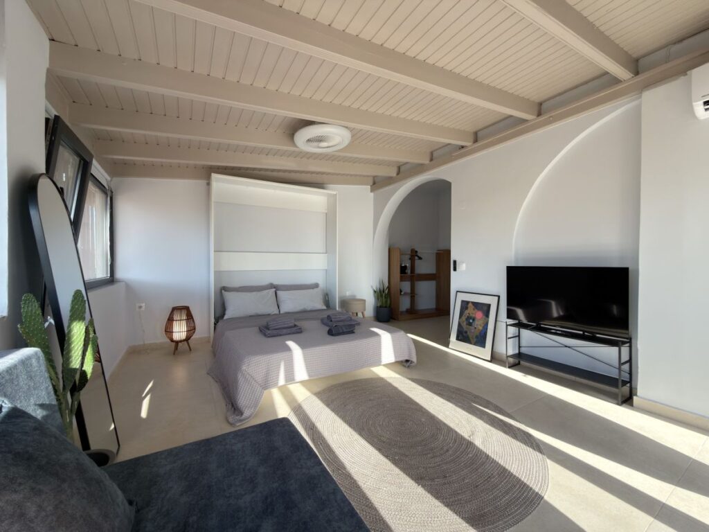 Fully Renovated 3 Bedroom Residence with Solar Power, Private Parking & Spacious Terraces, Corfu – €645,000 (40)