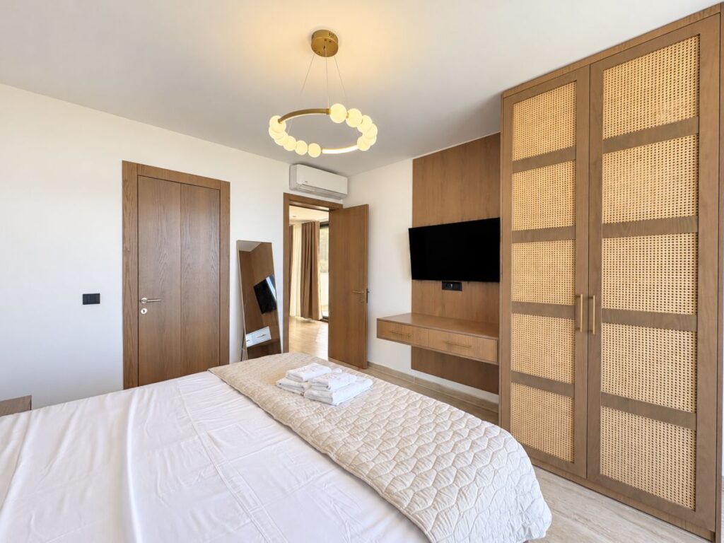 Luxury 4 Bedroom Villa with Infinity Pool & Panoramic Sea Views, Acharavi €1,950,000 (23)