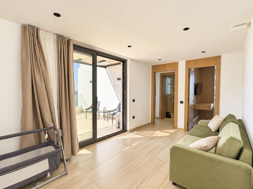Luxury 4 Bedroom Villa with Infinity Pool & Panoramic Sea Views, Acharavi €1,950,000 (4)