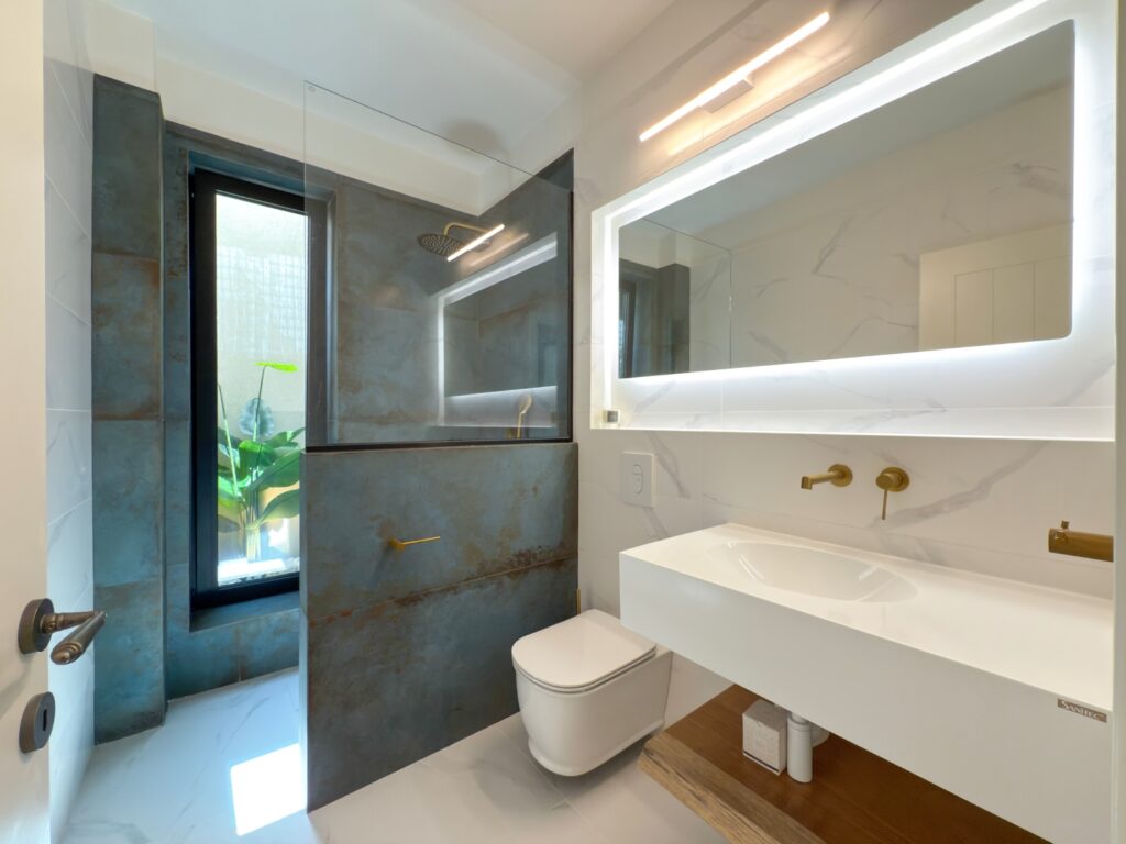 New 5 Bedroom Villa with Infinity Pool & Sea Views near Agni Bay €2,650,000 (16)