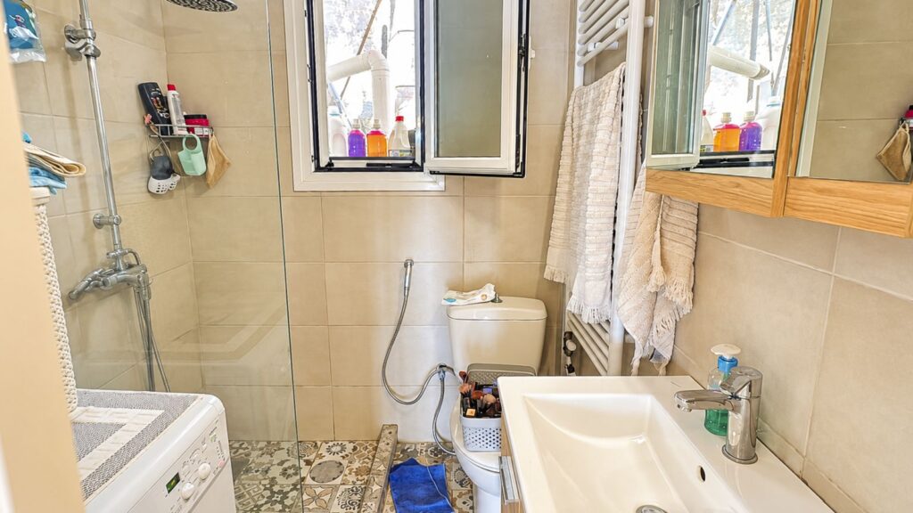 Renovated Three Apartment Property with Panoramic Sea Views, Nissaki €580,000 (12)
