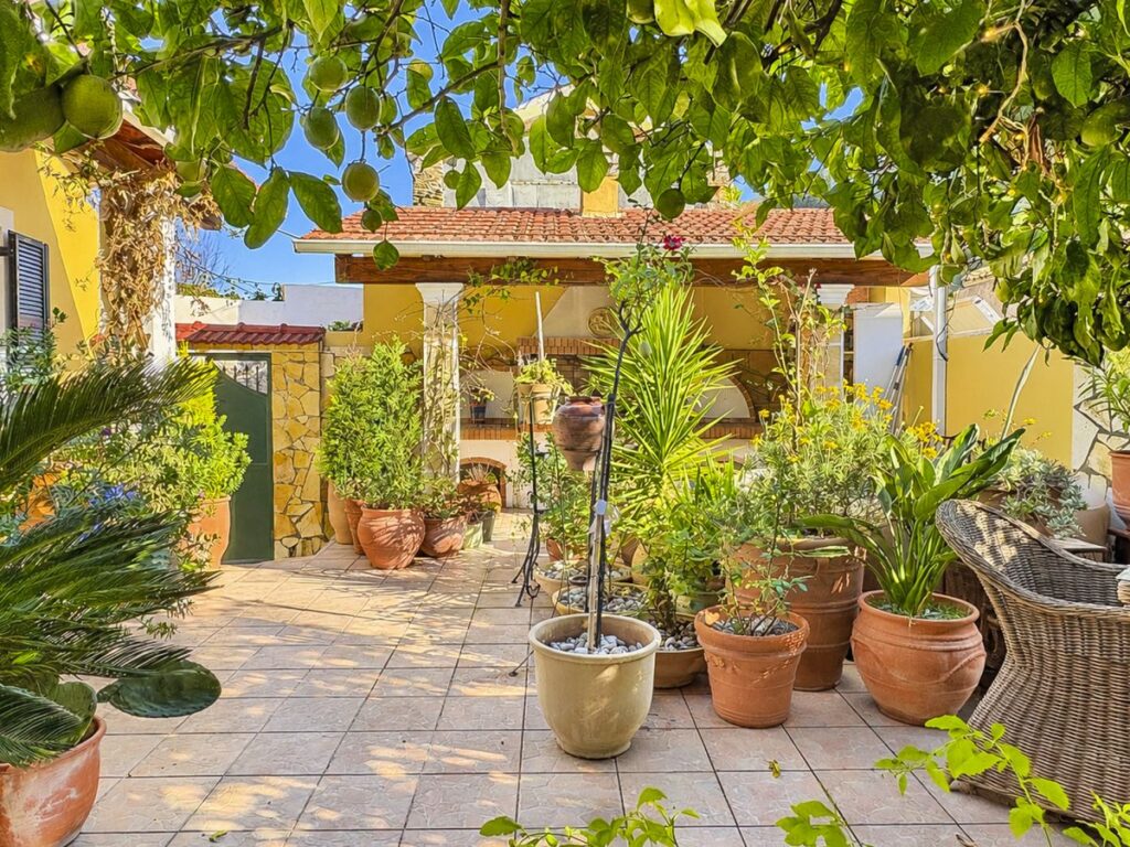 prinilas corfu house cre500 01